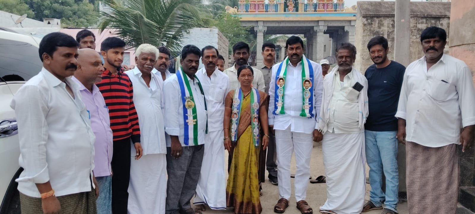 YSR Congress Party MLA Virupakshi addressing the public and assuring support to every family.